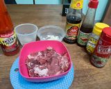 Foto langkah ke 1 dari resep Daging bumbu pedas.