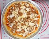 Foto langkah ke 7 dari resep Pizza Empuk Favorit Keluarga.