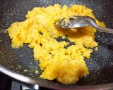 मूंग दाल हलवा कुकर में(moongdaal halwa cooker me recipe in hindi) रेसिपी चरण 3 फोटो