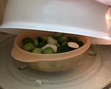 Foto del paso 3 de la receta: Huevo en salsa verde