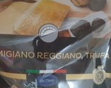 Foto del paso 1 de la receta: Pasta rellena de Parmigiano Reggiano y trufa negra ESPECTACULAR!
