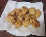 Foto del paso 3 de la receta: Coliflor rebozada con salchichas y mojo de pimiento