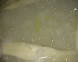 รูปขั้นตอนการทำที่ 3 ของ โจ๊กอกไก่ใส่เห็ดกระดุม (Chicken Breast and Button Mushroom Congee)