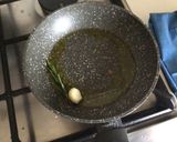 Foto del passaggio 4 della ricetta Fettuccine con crema di peperone, crumbl e ricotta salata