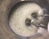 Hình bước làm 2 của món Bánh bông lan sữa chua phomai nướng