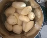 A picture of step 1 of Hand made patato chips.