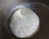 A picture of step 1 of Cheese pocket pizza.