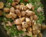صورة لخطوة 1 من وصفة أرز بالفطر