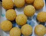 Foto langkah ke 5 dari resep Onde-Onde Isi Kacang Merah Lembut Dan Kokoh.