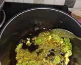 प्याज़ पकौड़े वाली कढ़ी (Pyaz pakode wali kadhi recipe in Hindi) रेसिपी चरण 4 फोटो
