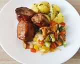 Sertésszűz baconbe göngyölve, párolt zöldségekkel recept fázis 5 fotója
