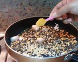 கருப்பு உளுந்து இட்லி பொடி(karuppu ulunthu idli podi recipe in Tamil) ரெசிபி ஸ்டேப் 4 புகைப்படம்