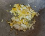 Foto langkah ke 2 dari resep Nasi goreng sederhana.