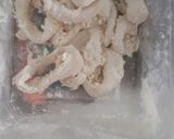 Foto langkah ke 3 dari resep Cumi goreng tepung serbaguna.