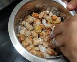 A picture of step 2 of Dry Soya Manchurian.