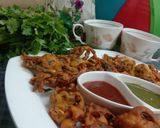 A picture of step 7 of Palak Pakoda.