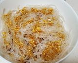《電鍋版》鮮蝦菇菇粉絲的食譜步驟3照片