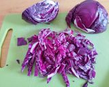 Foto del passaggio 1 della ricetta Cavatelli con verza rossa, caprino e noci
