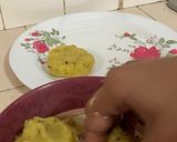 A picture of step 5 of Stuffed Idli in two color.