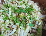 Hình bước làm 1 của món Bắp cải xào thịt