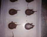 Foto del paso 9 de la receta: Bombones de chocolate "Día de Muertos" 💀 🍫