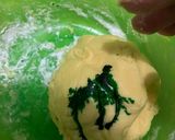 Foto langkah ke 4 dari resep Caterpillar Cookies.