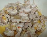 Hình bước làm 2 của món Thịt rang nấm linh chi
