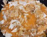 Foto langkah ke 5 dari resep Sundubu Jjigae (Sup Tahu Pedas).