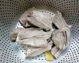 肉骨茶佐高麗菜的食譜步驟2照片