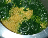 A picture of step 3 of Spinach & Moong Dal Soup.