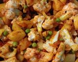 आलू मटर गोभी (Aloo matar gobhi recipe in hindi) रेसिपी चरण 3 फोटो