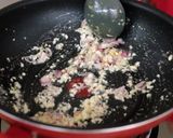 Foto langkah ke 4 dari resep Nasi Goreng Merah Devina Hermawan.