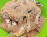 Hình bước làm 1 của món Cá lóc phi lê kho riềng