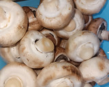 Foto del paso 2 de la receta: Crema de champiñones y portobellos con pollo