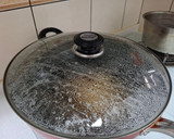 口感兼具綿密與酥脆的-堅果炒蜂蜜山藥的食譜步驟2照片