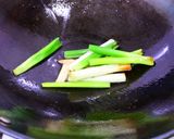 西生菜燴海蔘蹄筋的食譜步驟3照片