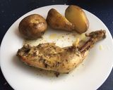 Foto del paso 6 de la receta Muslos de pollo asados con hierbas aromáticas y papas (Crockpot)