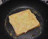 Foto langkah ke 2 dari resep Caramel Banana Toast.
