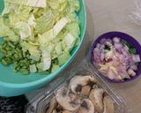 Foto langkah ke 1 dari resep Cah Sawi Buncis Jamur Kancing.