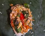 Foto langkah ke 8 dari resep Nasi Bakar Tongkol Suwir Kemangi.