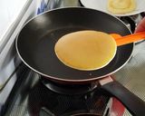 Foto langkah ke 3 dari resep Pancake tanpa baking powder atau baking soda.