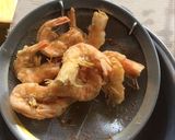 รูปขั้นตอนการทำที่ 1 ของ กุ้งผัดพริกเกลือ