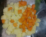 Foto del paso 1 de la receta: Ensalada Diferente de Papa, huevo, zanahoria y Ciboulette😋😃