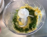 Une image de l'étape 3 de Sauce salade à la moutarde, vinaigre de tomate, ail, persil et citron.