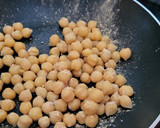 Foto del paso 1 de la receta: Garbanzos con soja, miel y jengibre en ensalada
