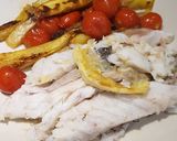 Foto del paso 3 de la receta Lubina al horno con tomates cherry, patatas y cebolla