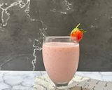 Foto langkah ke 3 dari resep Banana Berry Smoothies.
