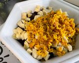 Une image de l'étape 6 de Salade de betteraves rouges au riz jaune, fonds d’artichauts et ricotta.