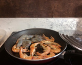 Foto del paso 1 de la receta: Rape con almejas y langostinos