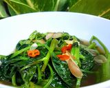 Foto langkah ke 4 dari resep Tumis Kangkung Pedas.